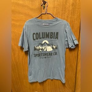 ❗️Columbia Sportswear T-Shirt❗️